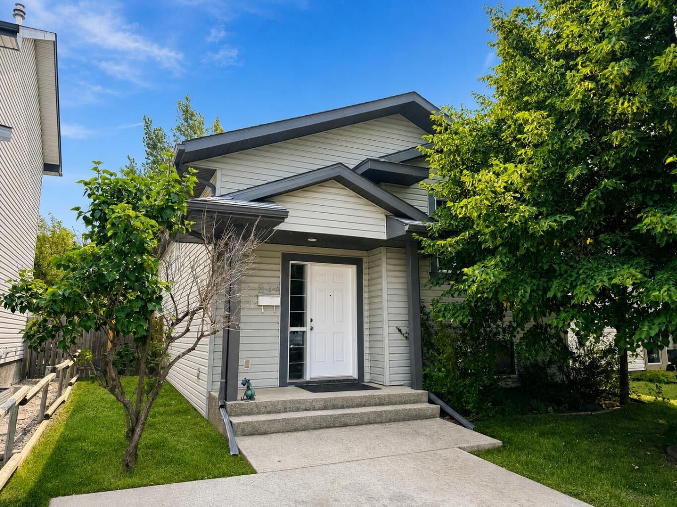 Property Photo: 263 Heritage Court W AB T1K 7W2