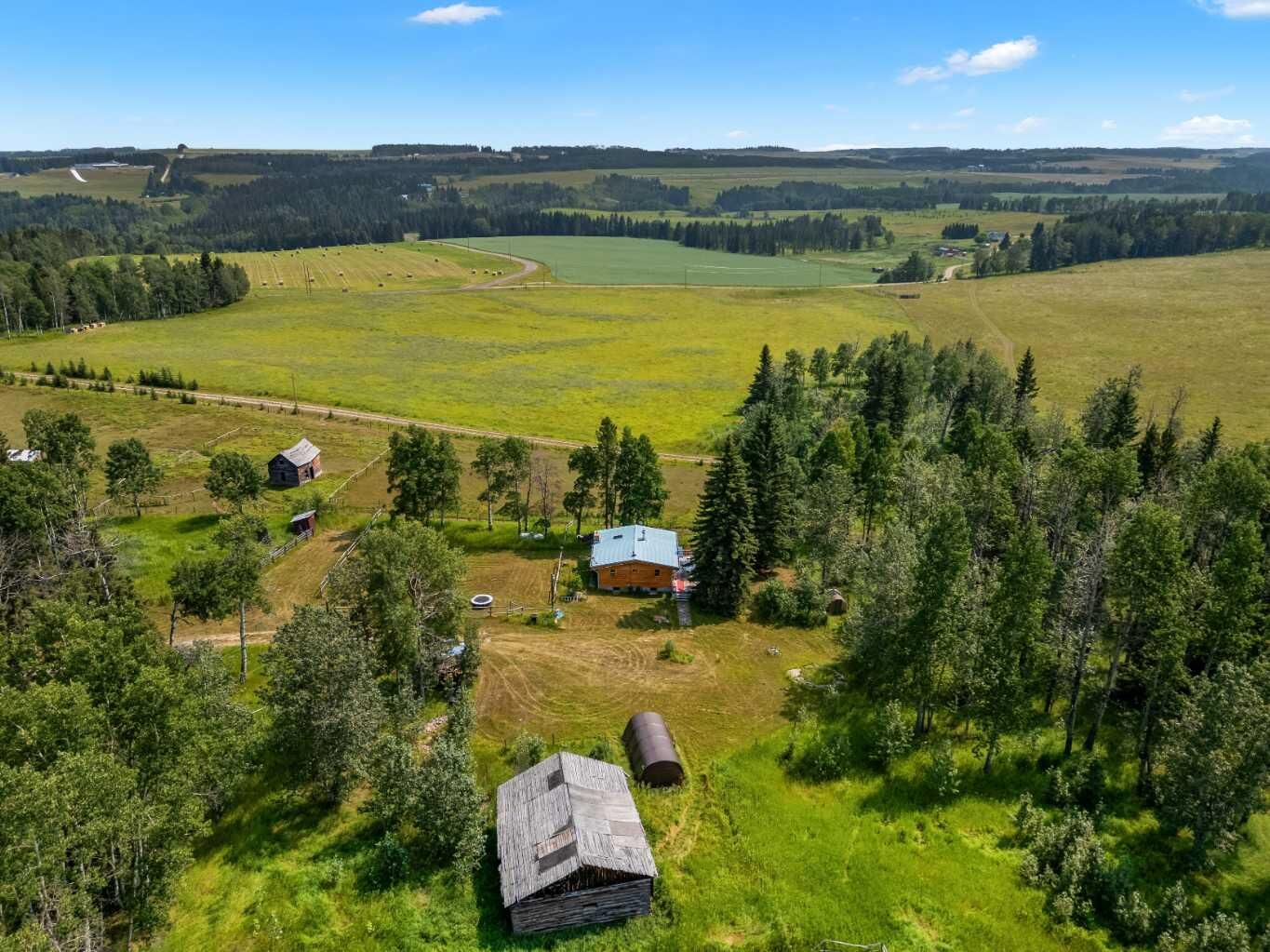 Property Photo:  5155 Township Road 295A  AB T0M 2E0 