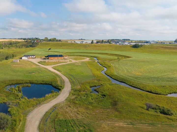 Property Photo: 1438 Township Road 312A Road AB T0M 0W0