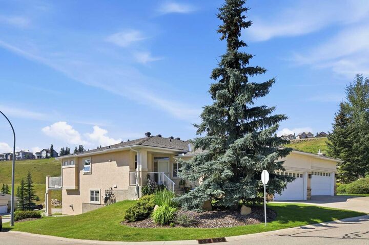 Property Photo: 1000 Glenhaven Way 112 AB T4C 1Y9