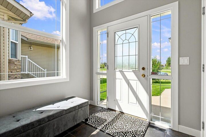 Property Photo: 10465 Royal Oaks Drive AB T8V 8L5