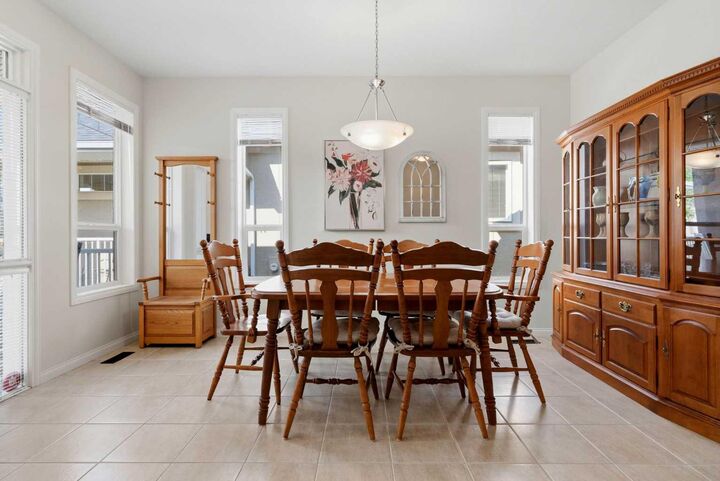 Property Photo: 14 Evercreek Bluffs Place SW AB T2Y 4Z8