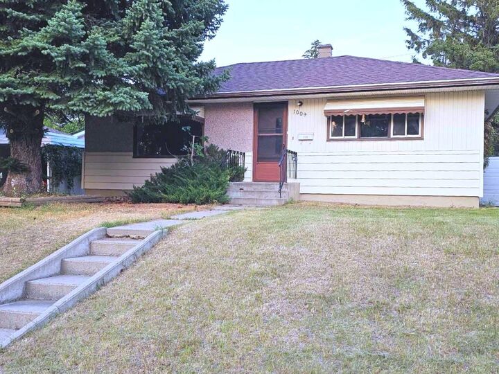 1009 18 Street N — photo 1
