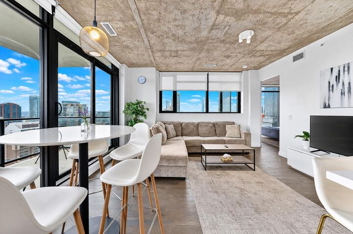 Property Photo: 1010 6 Street SW 1402 AB T2R 1B4