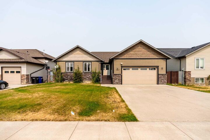 Property Photo:  757 27 Street  AB T0L 0Z0 