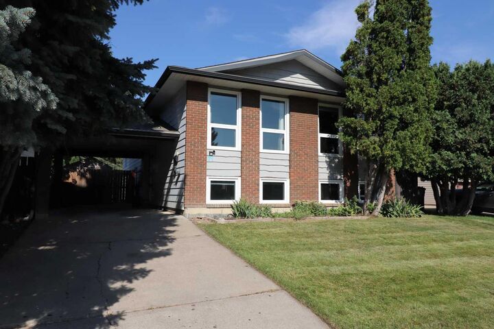 71 Chippewa Crescent W — photo 1