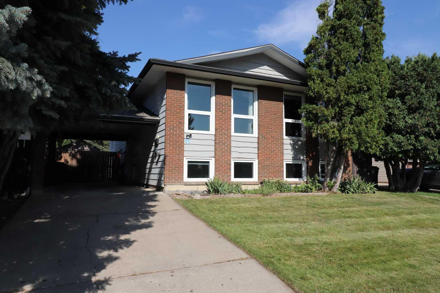 Property Photo: 71 Chippewa Crescent W AB T1K 5B4