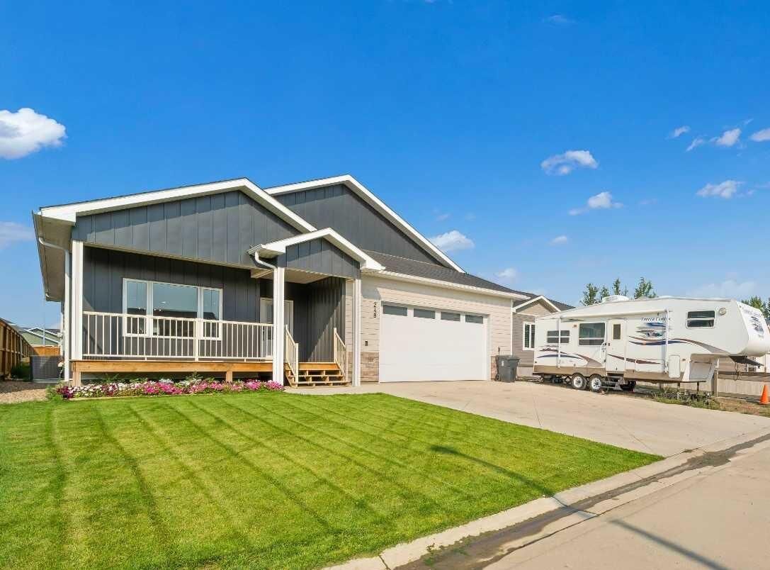 Property Photo: 248 Westview Crescent W AB T0K 0G0