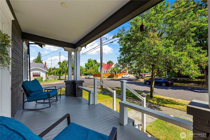 Property Photo: 802 S Junett Street WA 98405