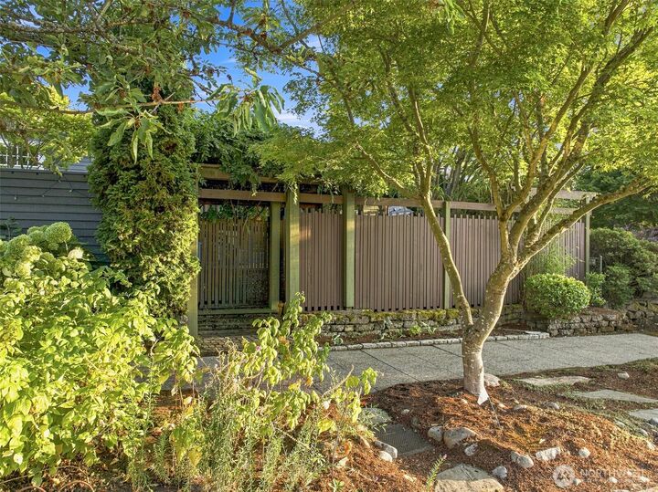 Property Photo:  325 NW 74th Street  WA 98117 