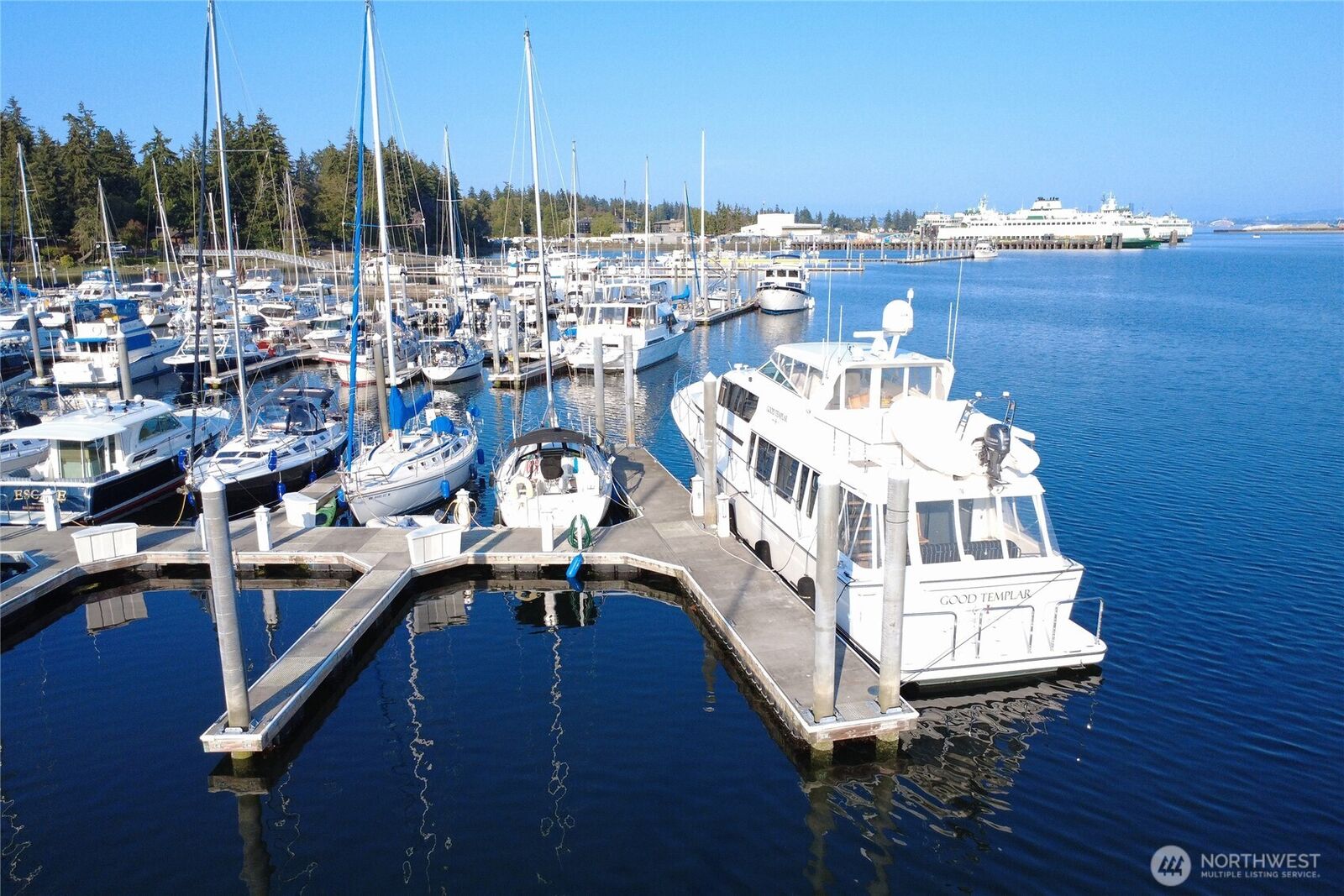 Property Photo:  141  Parfitt Way SW C52  WA 98110 
