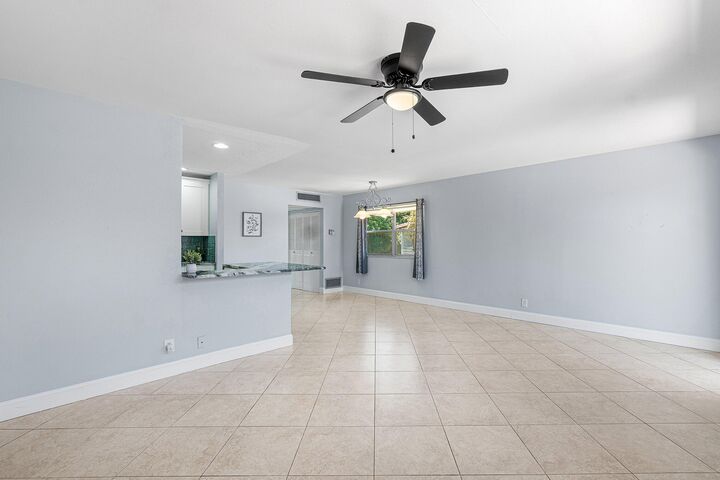 Property Photo:  566 Saxony L  FL 33446 