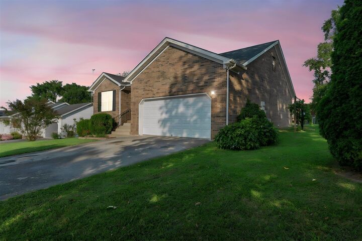 Property Photo:  750 Hillgreen Street  KY 42104 