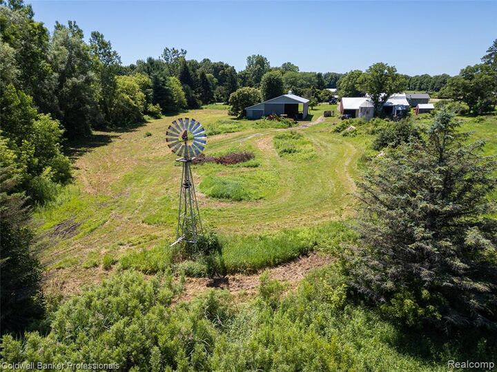 Property Photo: 1840 N Lake Pleasant Road MI 48412