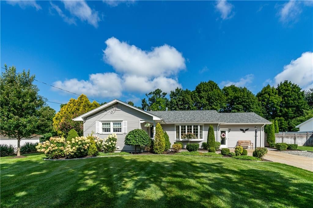 Property Photo:  5 Hilton Drive  RI 02919 