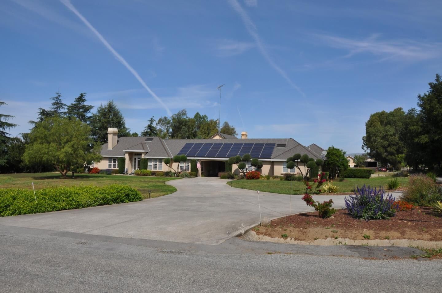Property Photo:  300 McMahon Road  CA 95023 