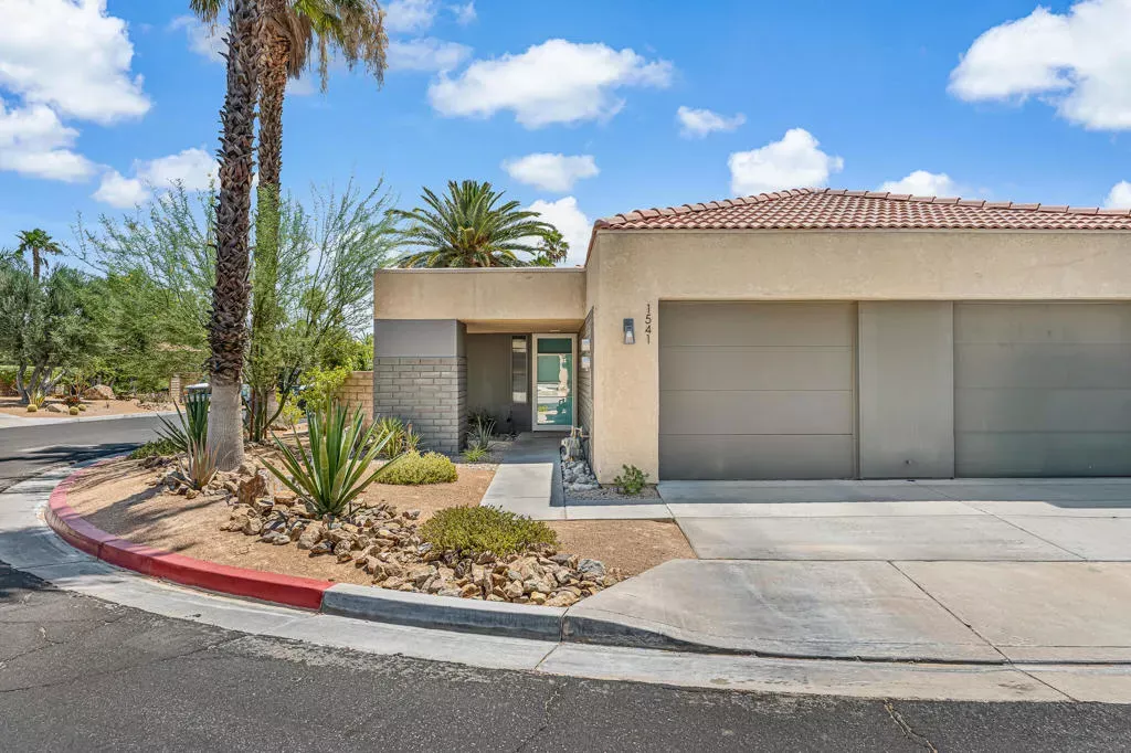 Property Photo:  1541 Sunflower Court North  CA 92262 