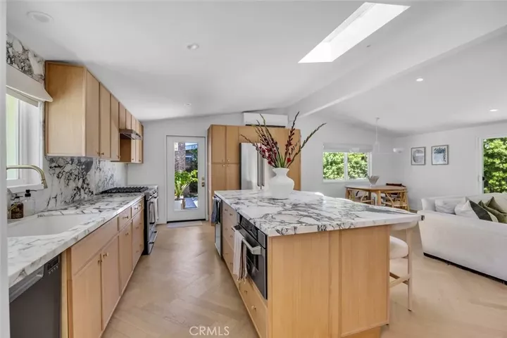 Property Photo:  268 E Bay Street  CA 92627 