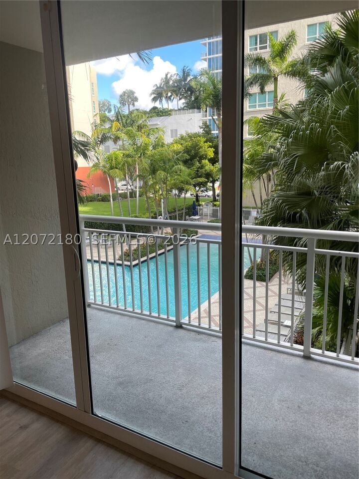Property Photo:  2000 N Bayshore Dr 205  FL 33137 