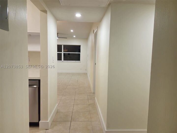Property Photo: 4800 NW 35th St 607 FL 33319