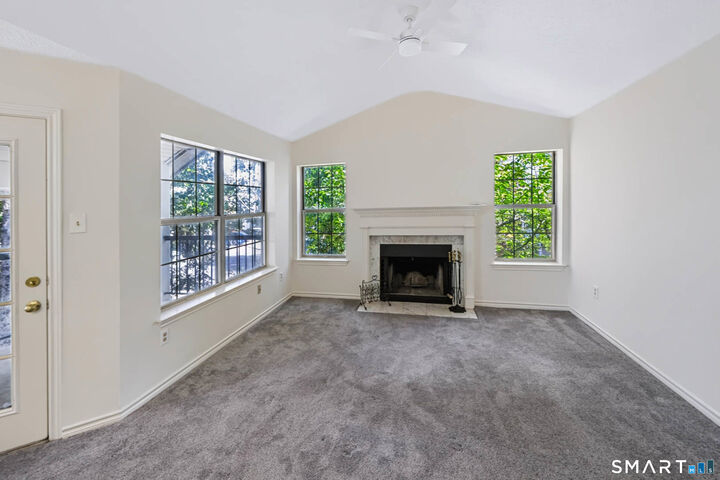 Property Photo:  31 High Street 6203  CT 06118 