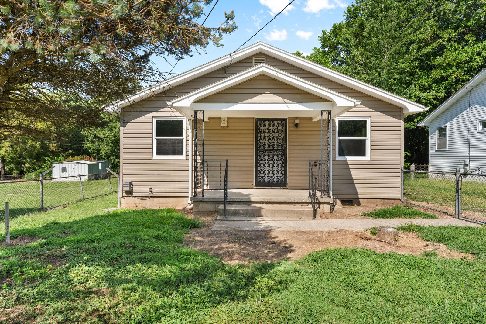 Property Photo: 2509 N Kellett Avenue MO 65803