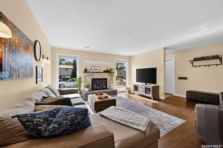 Property Photo:  15 Bauermeister Street  SK S4R 5N3 