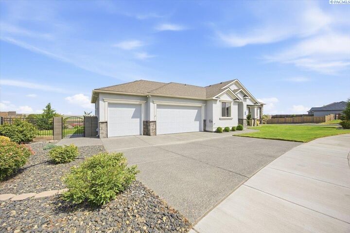 Property Photo: 505 Thebes St. WA 99353