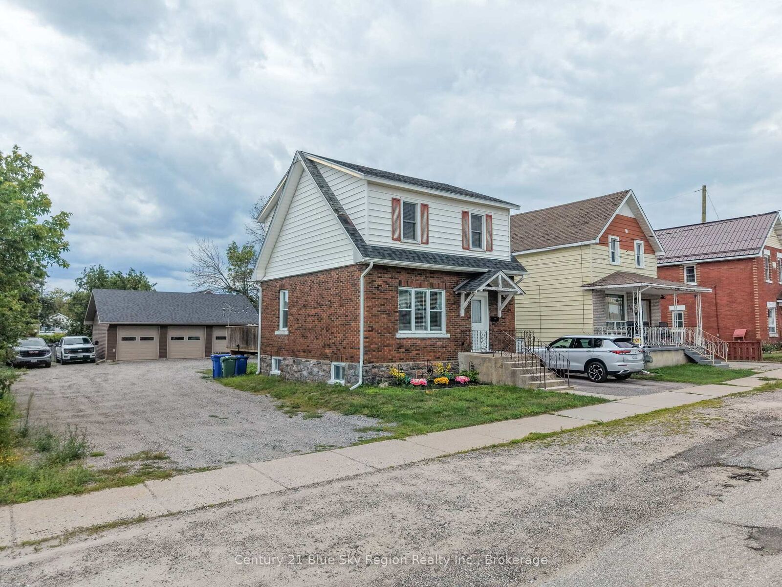 Photo de la propriété:  577 Douglas Street  ON P1B 5N7 