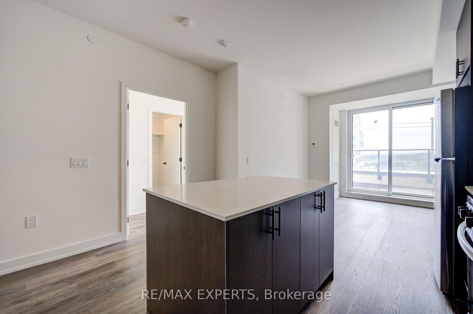 Property Photo:  2475 Old Bronte Road 412  ON L6M 5S7 