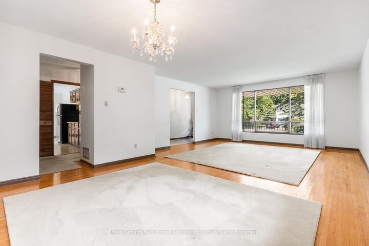 Property Photo:  1344 Kenmuir Avenue  ON L5G 4B4 