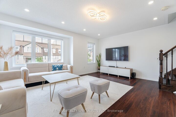 Property Photo:  81 Vanhorne Close  ON L7A 0X9 
