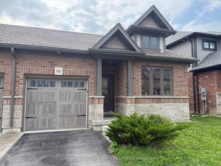 981 Wright Drive — photo 1
