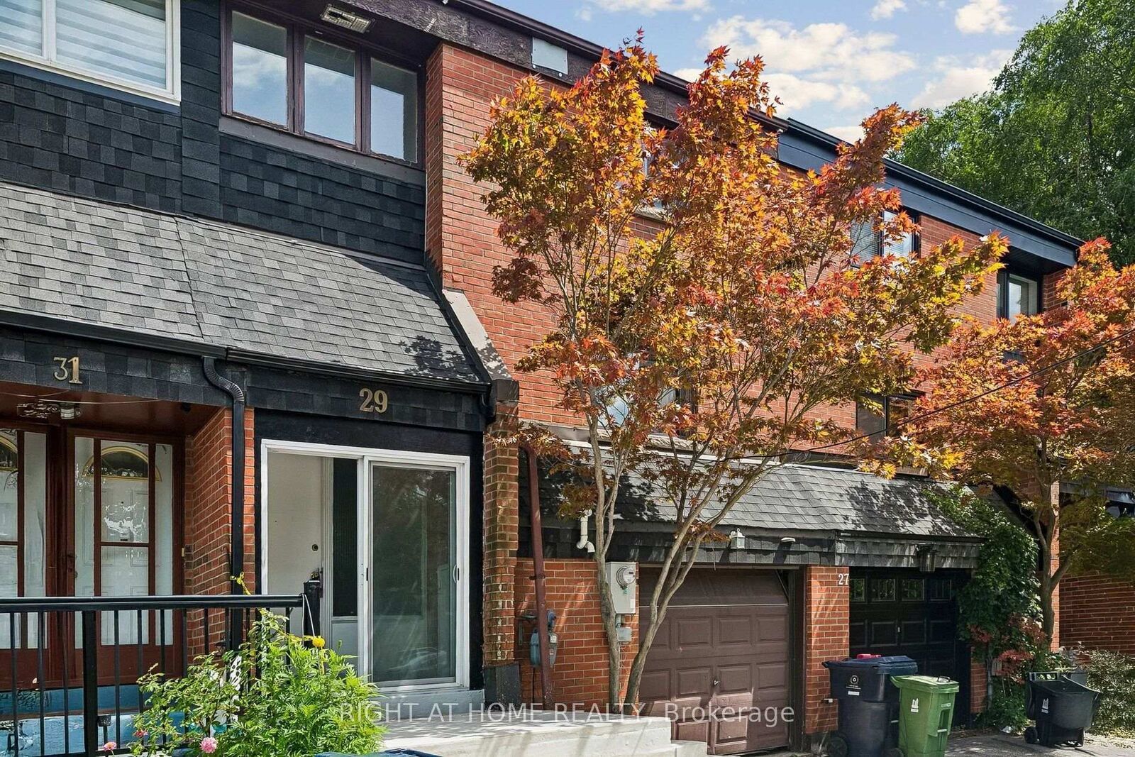 Property Photo: 29 Cheatham Place ON M1B 1C1