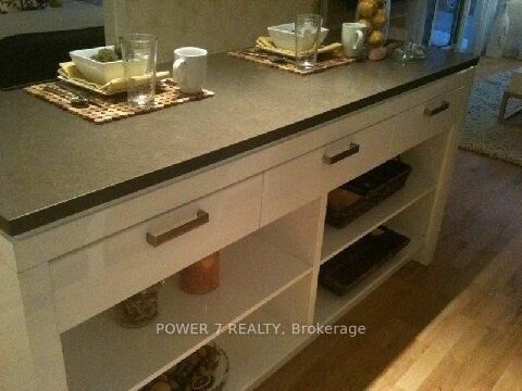 Photo de la propriété:  295 Adelaide Street W 2411  ON M5V 1R1 