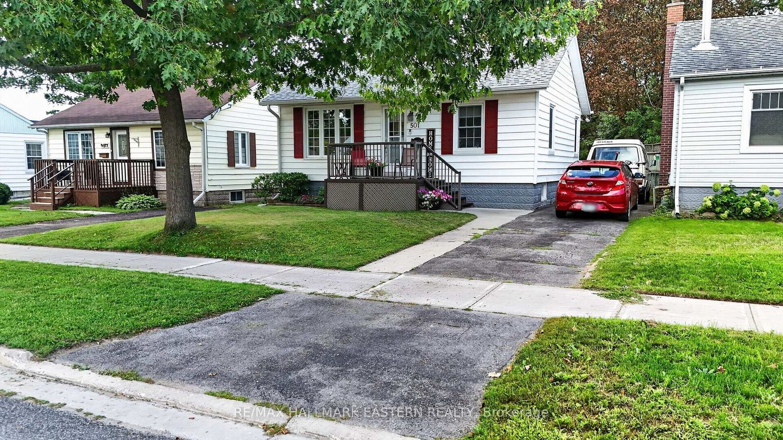 Property Photo: 501 Glengarry Avenue ON K9H 4Y5