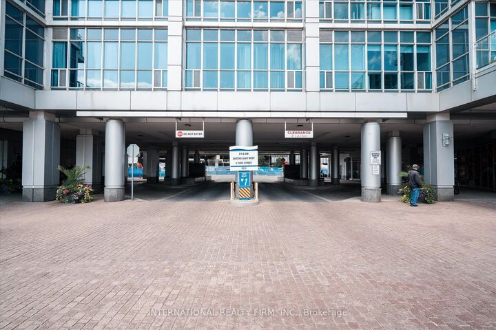 218 Queens Quay N/A W Ph4 — photo 1