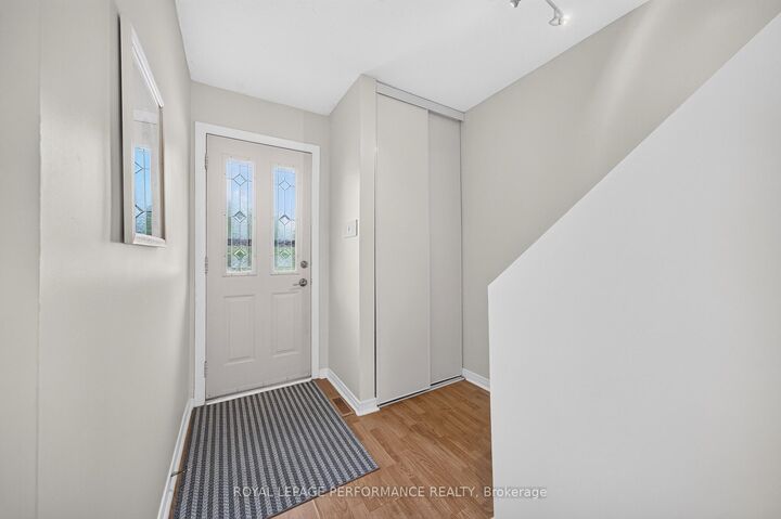 Property Photo: 1288 Belgate Way 10 ON K1J 8P9