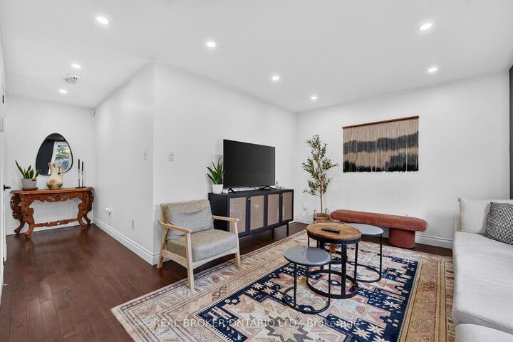 Property Photo: 35 Belmont Boulevard ON L7G 6B9