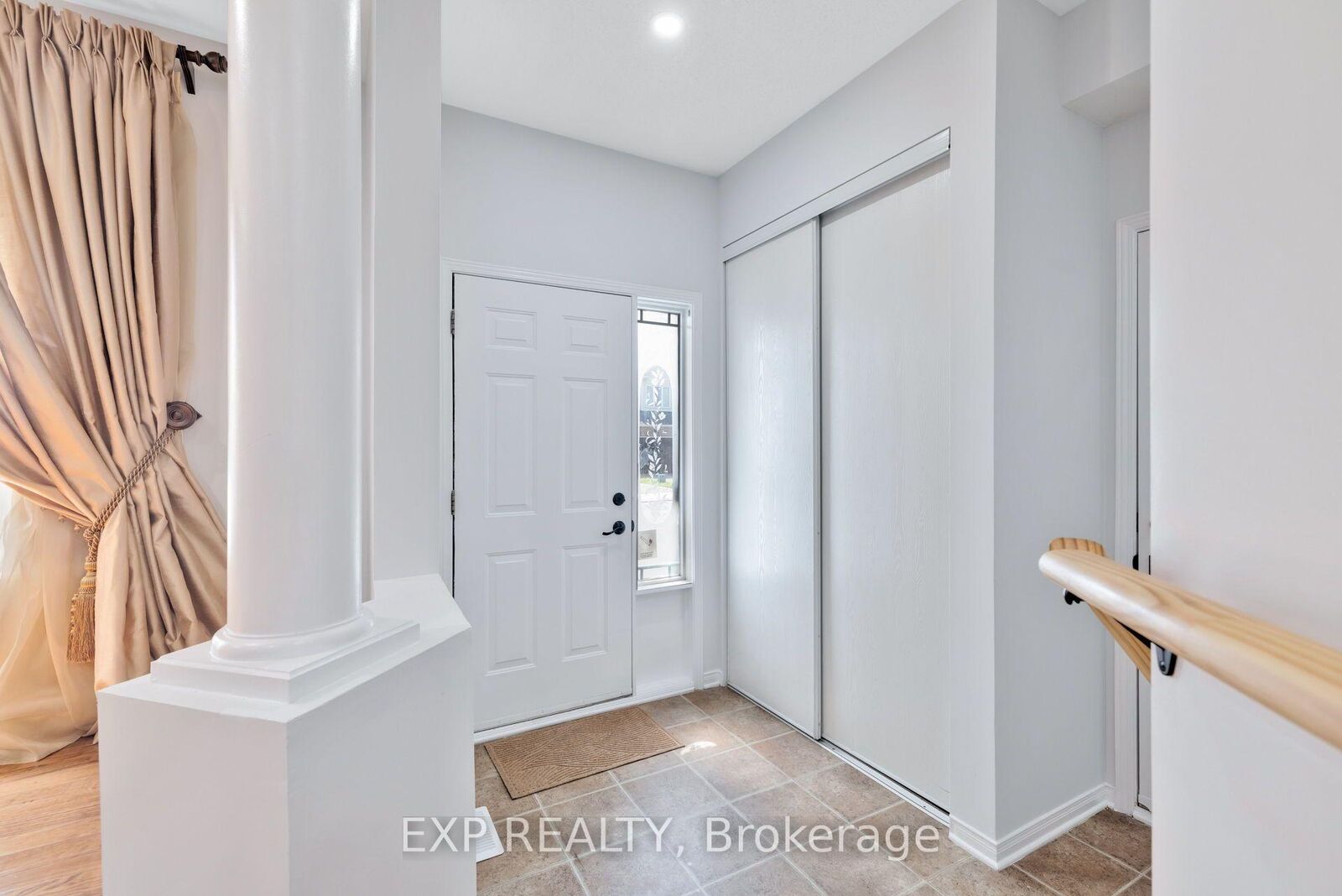 Property Photo: 114 Ashmore Drive ON K2G 7B3