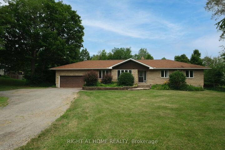 Property Photo: 306 Lynx Hollow Drive ON K0A 2X0