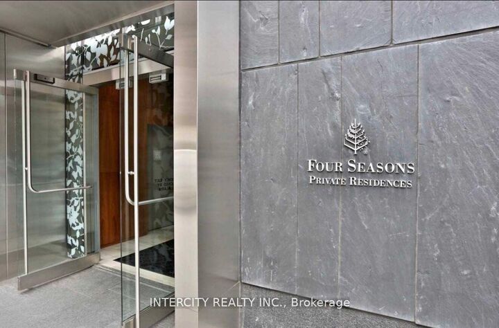 Property Photo: 50 Yorkville Avenue 4001 ON M4W 0A3