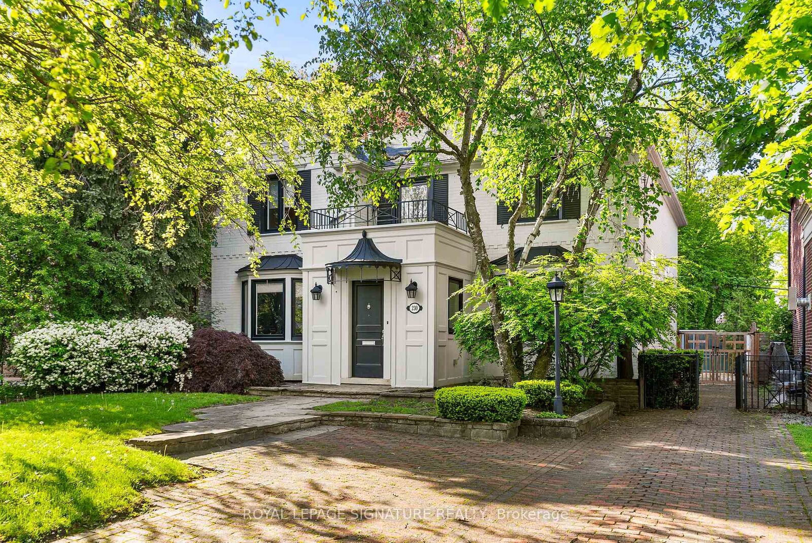 Property Photo: 230 Strathallan Wood ON M5N 1T4