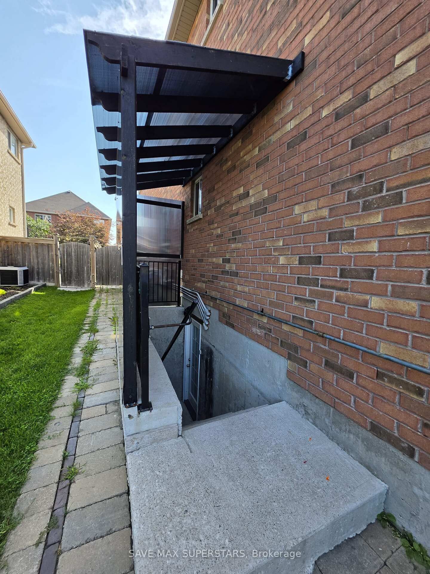 Property Photo: 133 The Queensway Way Lower ON L4M 0B4