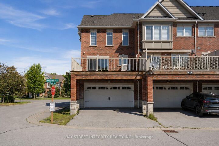 980 Millard Street — photo 1