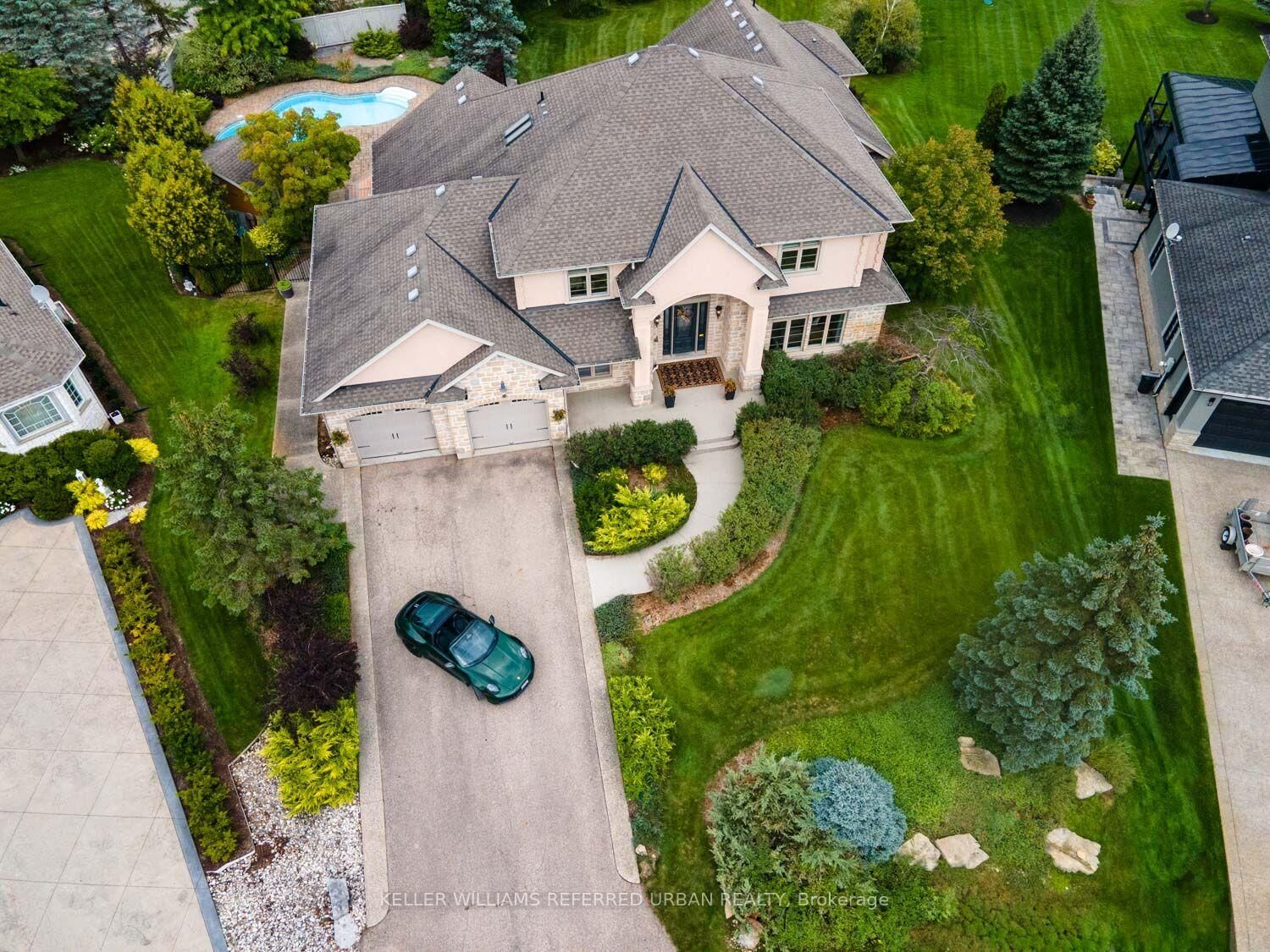 Property Photo: 16 Seifert Court ON N3C 2V4