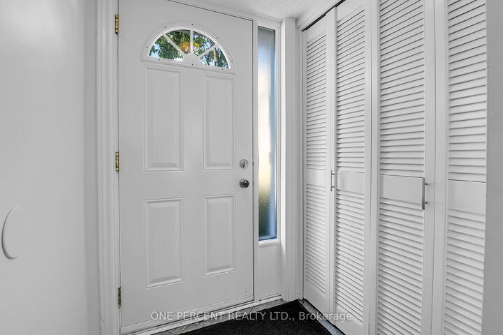 Property Photo:  350 Stowe Court  ON K2K 1Z6 
