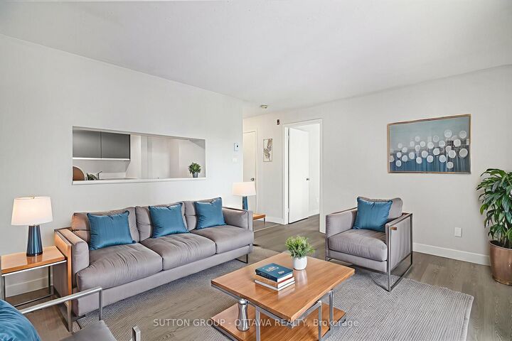 Property Photo: 270 Brittany Drive 314 ON K1K 4M3