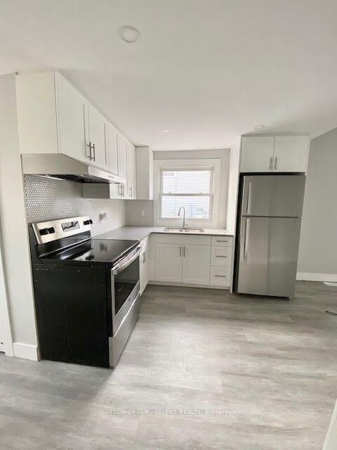 Property Photo: 439 South Street ON N6B 1C1