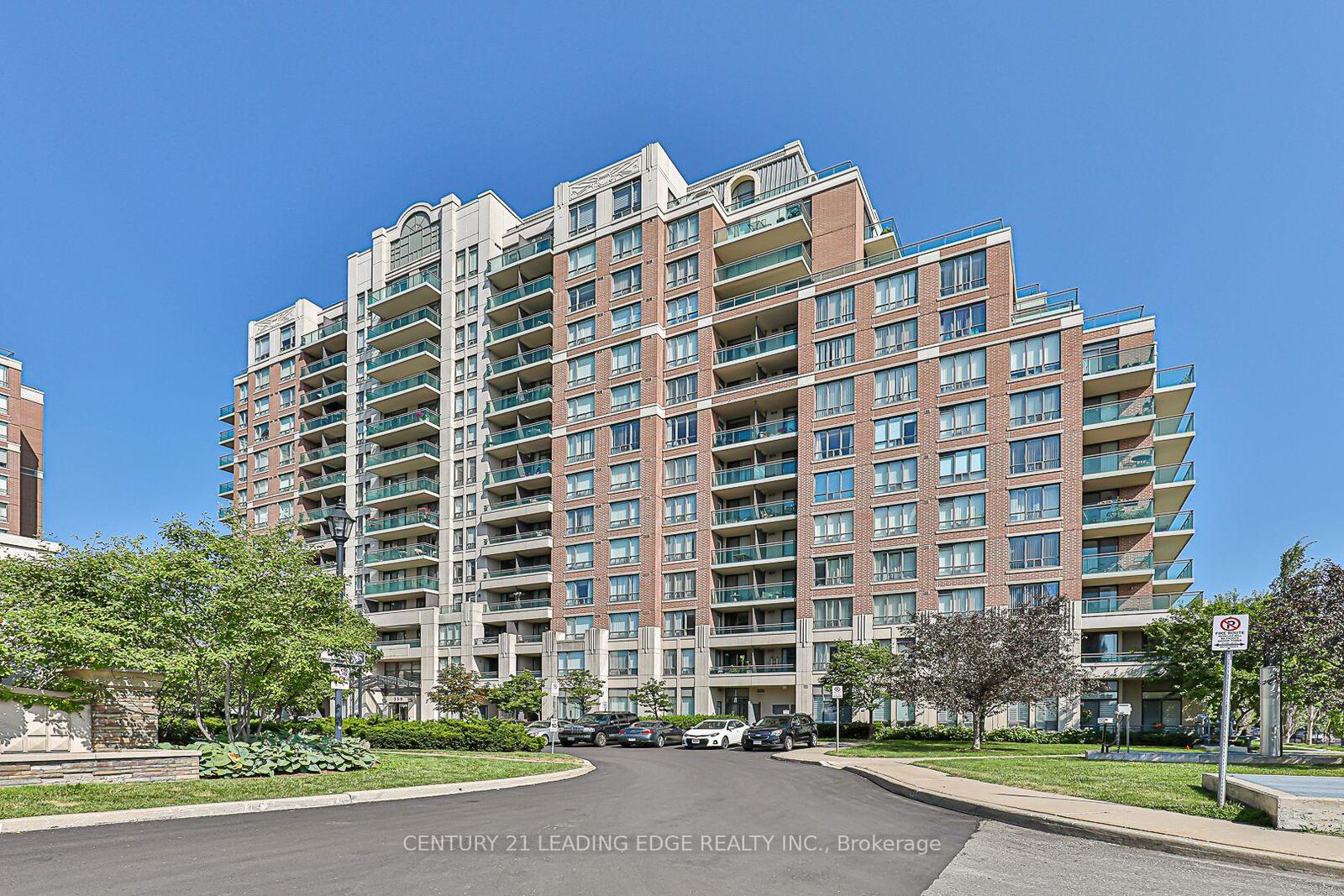 Property Photo: 350 Red Maple Road Ph5 ON L4C 0T5